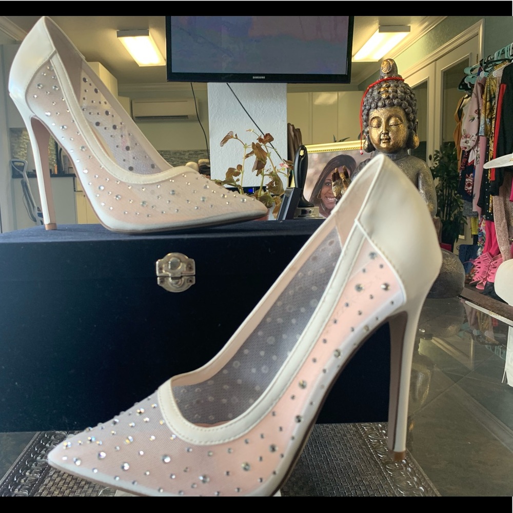 Diamonds Are Forever Shoes size 9.5 White
